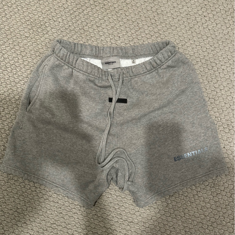 Mens Fear of God Essentials Sweat Shorts Grey SS22 size Small
